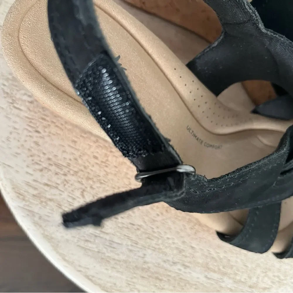 Clark’s Rose Erin Wedge Black Sandals Size 7.5 NWOB